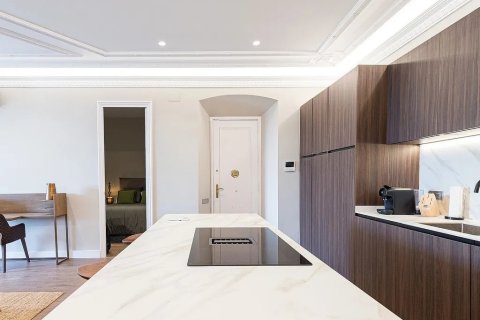 Apartamento en venta en Barcelona, España 2 dormitorios, No. 140805 - foto 12