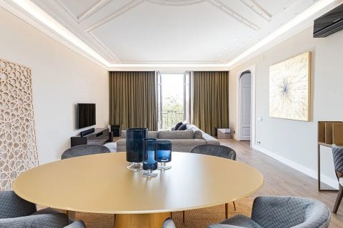 Apartamento en venta en Barcelona, España 2 dormitorios, No. 140805 - foto 5