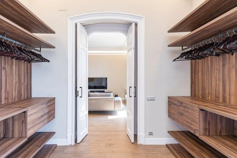 Apartamento en venta en Barcelona, España 2 dormitorios, No. 140805 - foto 17