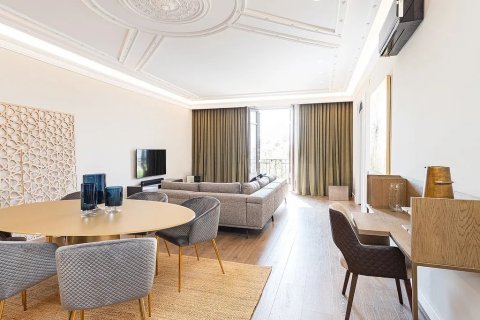 Apartamento en venta en Barcelona, España 2 dormitorios, No. 140805 - foto 2