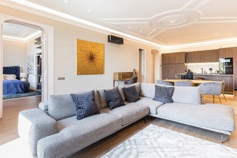 Apartamento en venta en Barcelona, España 2 dormitorios, No. 140805 - foto 1