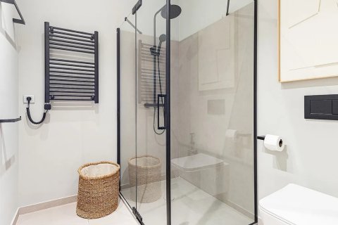 Apartamento en venta en Barcelona, España 2 dormitorios, No. 140805 - foto 25