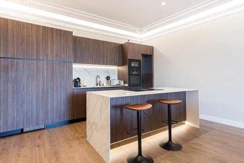 Apartamento en venta en Barcelona, España 2 dormitorios, No. 140805 - foto 9