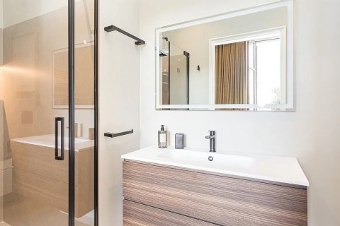 Apartamento en venta en Barcelona, España 2 dormitorios, No. 140805 - foto 26