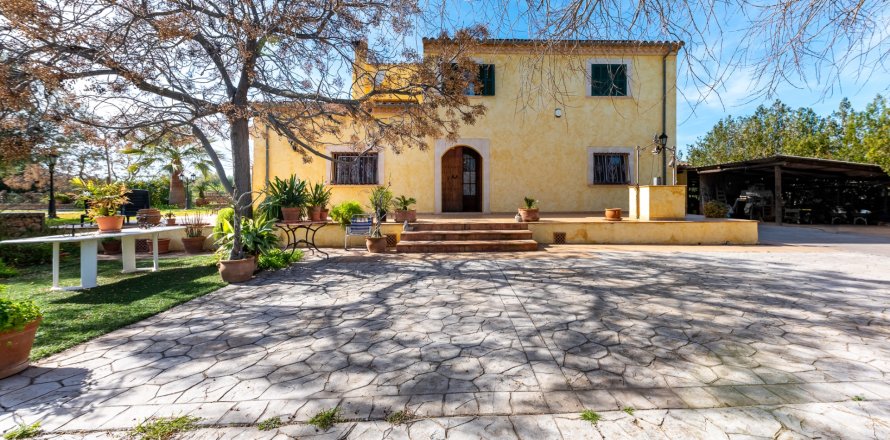 Finca en Buger, Mallorca, España 4 dormitorios, 180 m2 No. 155751