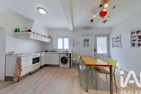 Вилла в Камарлес, Таррагона, Испания 6 спален, 127м2 №184924