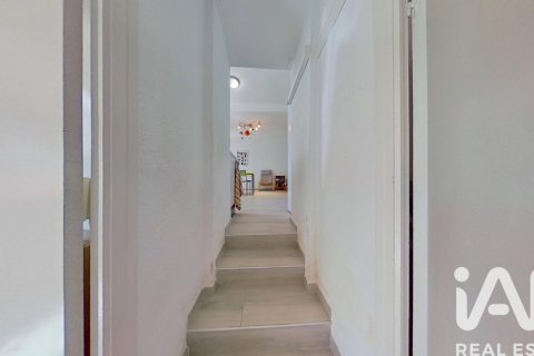 Продажа виллы в Камарлес, Таррагона, Испания 6 спален, 127м2 №184924 - фото 5