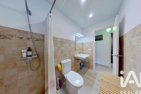 Продажа виллы в Камарлес, Таррагона, Испания 6 спален, 127м2 №184924 - фото 14