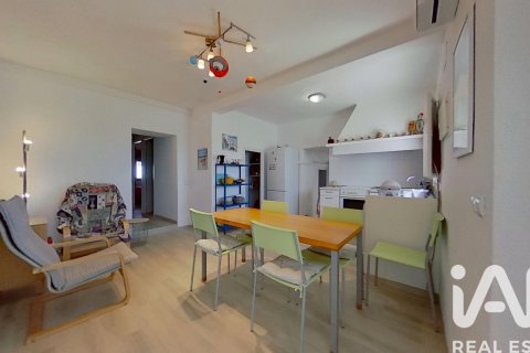Продажа виллы в Камарлес, Таррагона, Испания 6 спален, 127м2 №184924 - фото 2