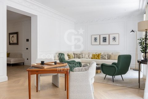 Huoneisto myytävänä Madrid, Espanja, 3 makuuhuonetta, 499 m2 No. 160062 - kuva 10