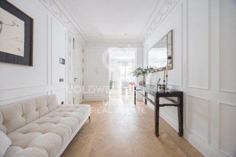 Huoneisto myytävänä Madrid, Espanja, 3 makuuhuonetta, 499 m2 No. 160062 - kuva 2