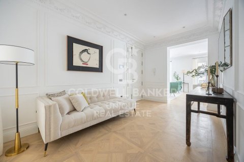 Apartament w Madrid, Hiszpania 3 sypialnie, 499 mkw. nr 160062 – zdjęcie 3