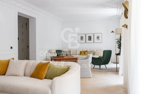 Apartament w Madrid, Hiszpania 3 sypialnie, 499 mkw. nr 160062 – zdjęcie 9