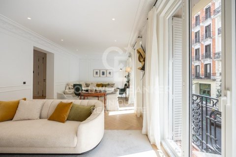 Apartament w Madrid, Hiszpania 3 sypialnie, 499 mkw. nr 160062 – zdjęcie 13