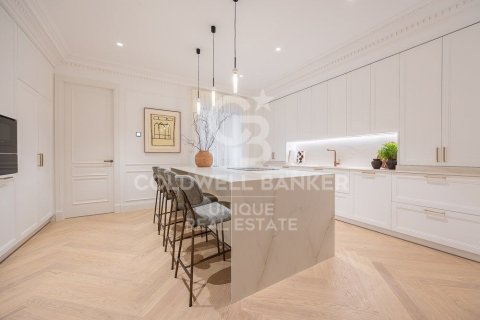 Huoneisto myytävänä Madrid, Espanja, 3 makuuhuonetta, 499 m2 No. 160062 - kuva 25