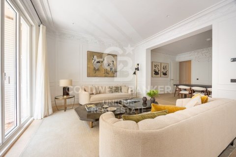 Apartament w Madrid, Hiszpania 3 sypialnie, 499 mkw. nr 160062 – zdjęcie 12