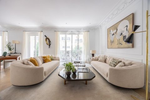 Apartament w Madrid, Hiszpania 3 sypialnie, 499 mkw. nr 160062 – zdjęcie 17