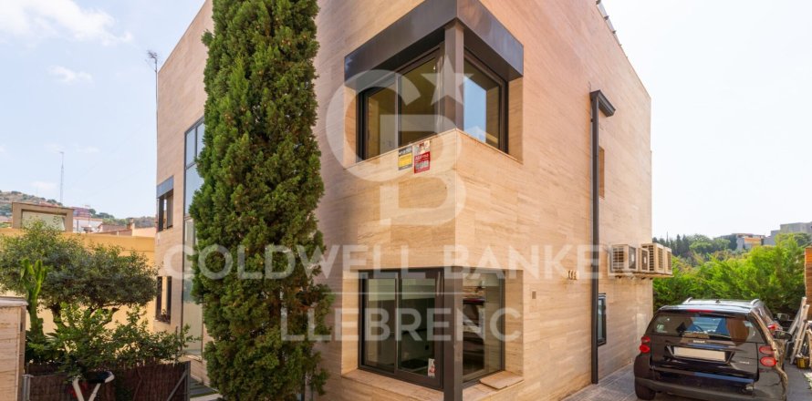 Дом в Барселона, Испания 3 спальни, 172м2 №160060