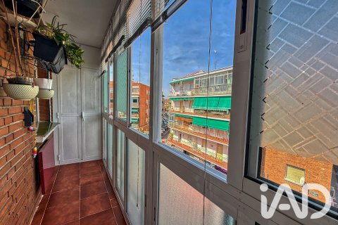 Apartment à Madrid, Espagne 3 chambres, 101 m2 No. 188196