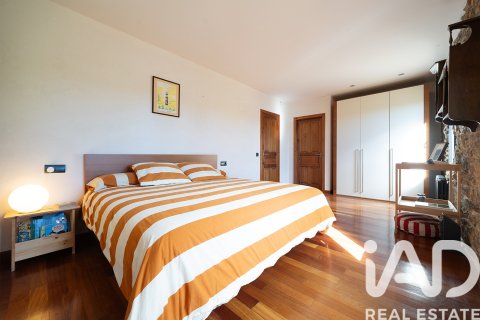 Продажа дома в Леон, Испания 5 спален, 707м2 №152798 - фото 22