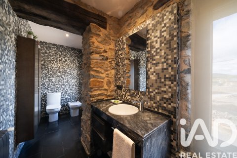 Продажа дома в Леон, Испания 5 спален, 707м2 №152798 - фото 12