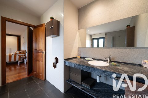 Продажа дома в Леон, Испания 5 спален, 707м2 №152798 - фото 10