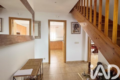 Dom w Vilallonga del Camp, Tarragona, Hiszpania 4 sypialnie, 181 mkw. nr 152800 – zdjęcie 5