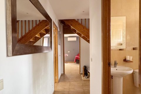 Dom w Vilallonga del Camp, Tarragona, Hiszpania 4 sypialnie, 181 mkw. nr 152800 – zdjęcie 13