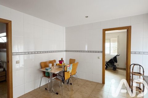 Dom w Vilallonga del Camp, Tarragona, Hiszpania 4 sypialnie, 181 mkw. nr 152800 – zdjęcie 9