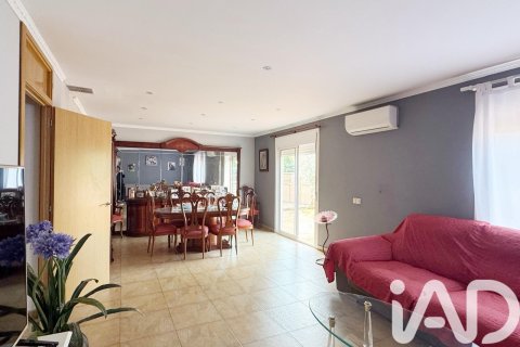 Dom w Vilallonga del Camp, Tarragona, Hiszpania 4 sypialnie, 181 mkw. nr 152800 – zdjęcie 2