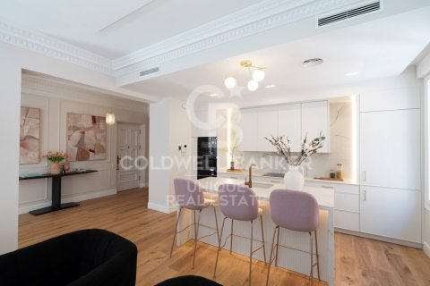 Huoneisto myytävänä Madrid, Espanja, 3 makuuhuonetta, 185 m2 No. 157789 - kuva 6