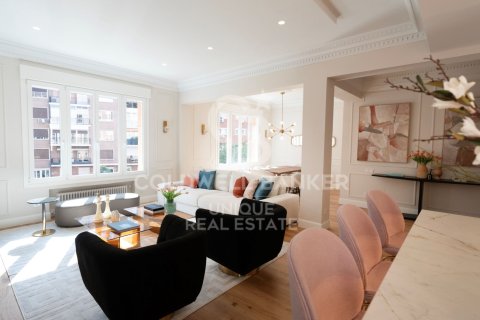 Huoneisto myytävänä Madrid, Espanja, 3 makuuhuonetta, 185 m2 No. 157789 - kuva 4