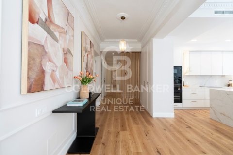 Huoneisto myytävänä Madrid, Espanja, 3 makuuhuonetta, 185 m2 No. 157789 - kuva 9
