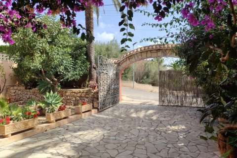 Villa for sale in Calpe, Alicante, Spain 3 bedrooms, 191 sq.m. No. 157788 - photo 2