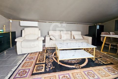 House for sale in Esplugues de Llobregat, Barcelona, Spain 4 bedrooms, 255 sq.m. No. 157791 - photo 4