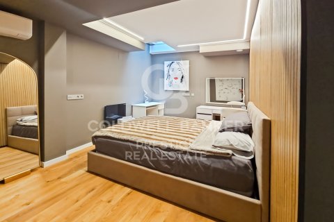 House for sale in Esplugues de Llobregat, Barcelona, Spain 4 bedrooms, 255 sq.m. No. 157791 - photo 14