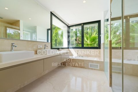 House for sale in Marbella, Malaga, Spain 5 bedrooms, 473 sq.m. No. 157790 - photo 12