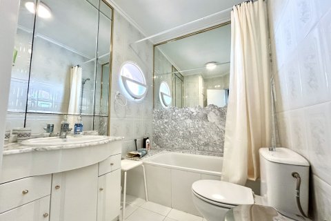 Apartamento en venta en Torrevieja, Alicante, España 2 dormitorios, 78 m2 No. 189425 - foto 25