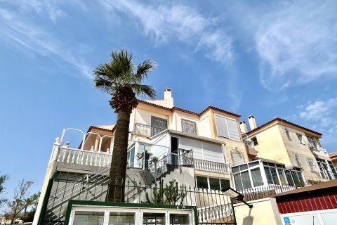 Apartamento en venta en Torrevieja, Alicante, España 2 dormitorios, 78 m2 No. 189425 - foto 2