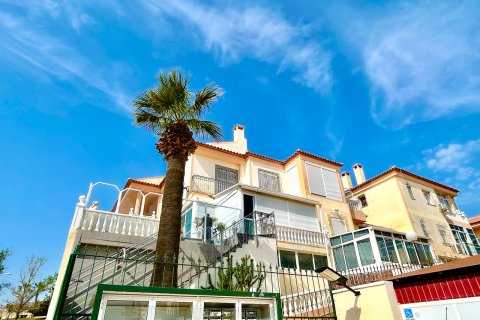 Apartment in Torrevieja, Alicante, Spain 2 bedrooms, 78 sq.m. No. 189425