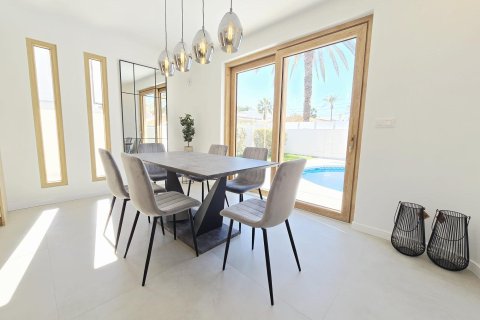 Villa à vendre à Cabo Roig, Alicante, Espagne, 3 chambres, 156 m2 No. 189422 - photo 3