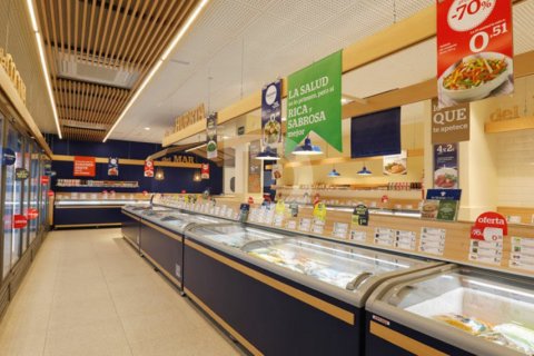 Tienda al por menor en Barcelona, España 211 m2 No. 154914