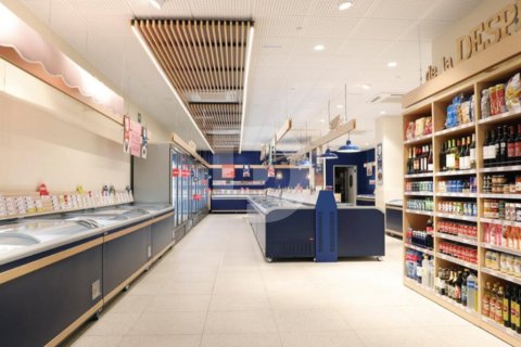 Retail store for sale in Barcelona, Spain 211 sq.m. No. 154914 - photo 3