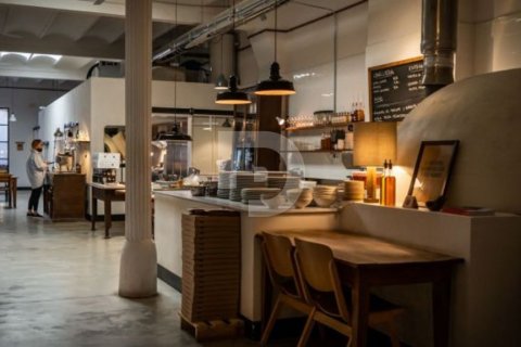 Cafetería / restaurante en L'Eixample, Barcelona, España 482 m2 No. 154912