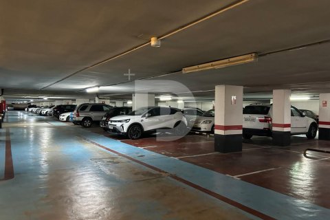 Commercial property for sale in L'Eixample, Barcelona, Spain 14600 sq.m. No. 154910 - photo 2