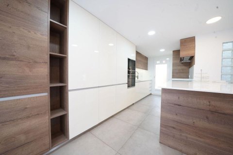 Продажа дома в Мутксамель, Аликанте, Испания 6 спален, 197м2 №146358 - фото 9