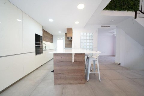 Продажа дома в Мутксамель, Аликанте, Испания 6 спален, 197м2 №146358 - фото 8