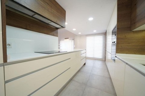 Продажа дома в Мутксамель, Аликанте, Испания 6 спален, 197м2 №146358 - фото 15