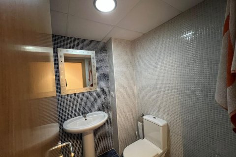 Apartment à louer à Alicante, Espagne, 2 chambres, 110 m2 No. 146360 - photo 13