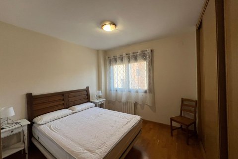 Apartment à louer à Alicante, Espagne, 2 chambres, 110 m2 No. 146360 - photo 5